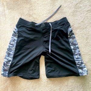 Gently used like new Hylete Verge workout shorts.Size large above knee 9” inseam